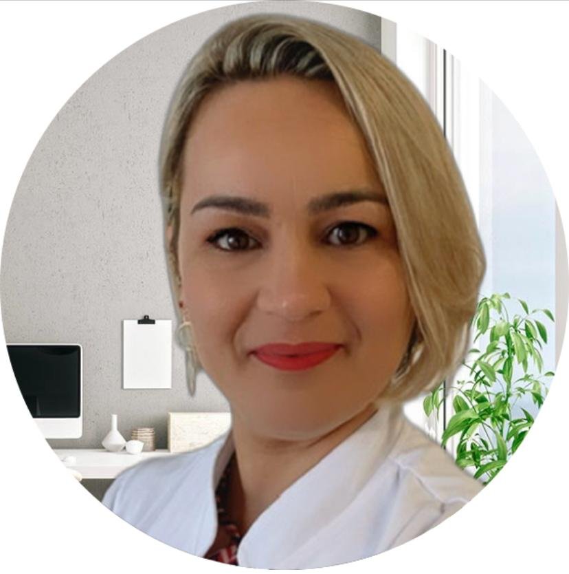 Dra. Patricia Ferrari no consultório